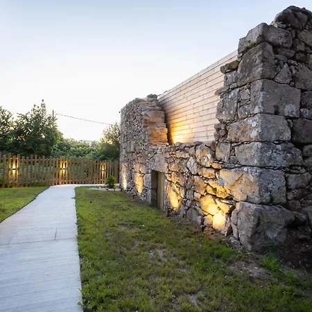 As Alvarizas Aparthotel Moraña