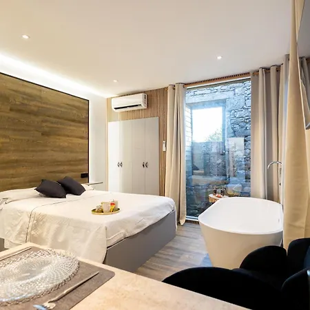 As Alvarizas Aparthotel *